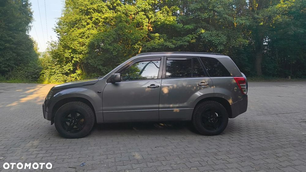 Suzuki Grand Vitara 2.0 - 29