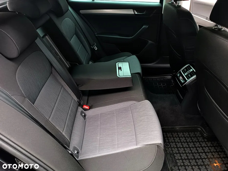 Skoda Superb 2.0 TDI Ambition DSG7 - 23