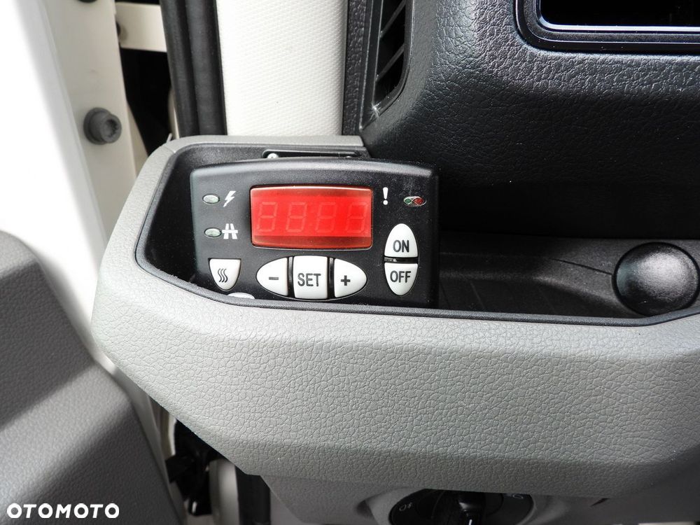 Volkswagen CRAFTER CHŁODNIA KONTENER -5*C 8 PALET BLIŹNIACZE KOŁA KLIMATYZACJA  180KM - 30