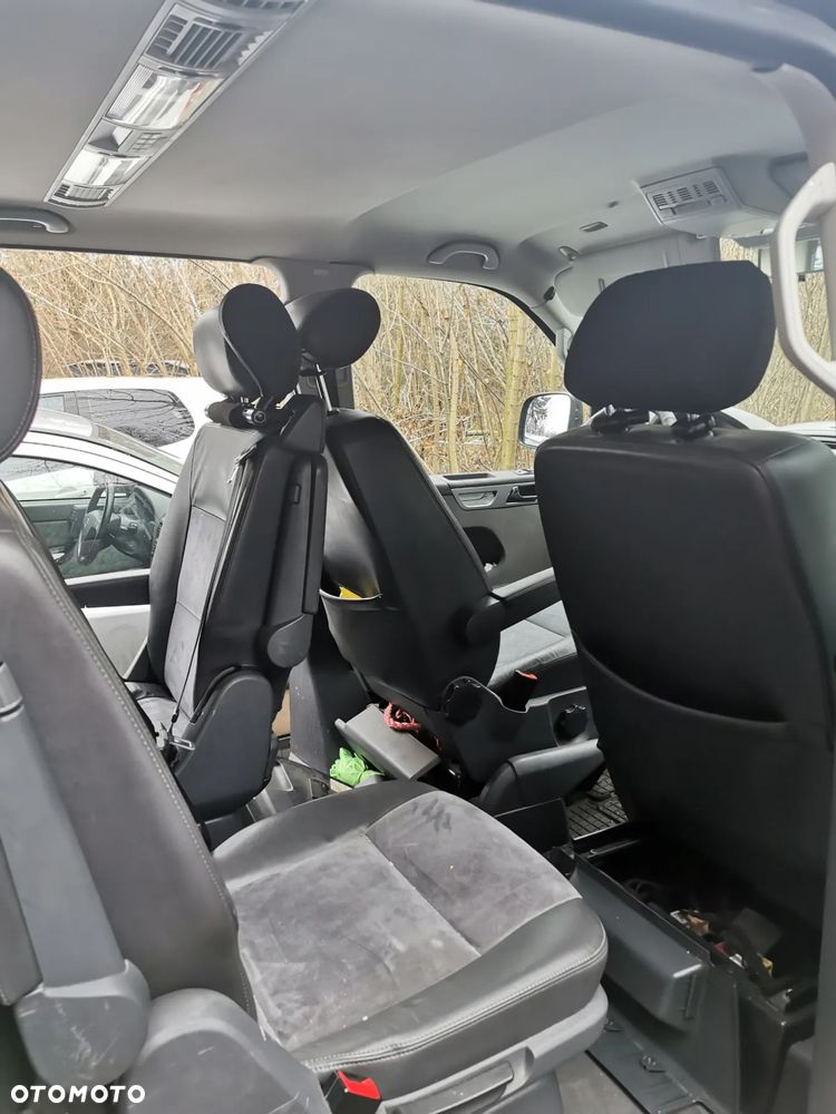 Volkswagen Multivan - 14