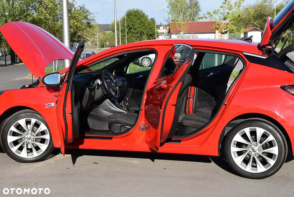 Opel Astra 1.4 Turbo Edition - 11