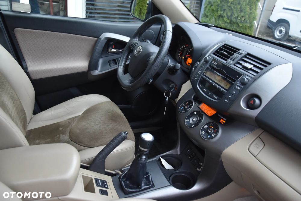 Toyota RAV4 2.0 VVT-i Premium - 16