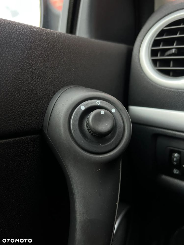 Renault Clio - 31