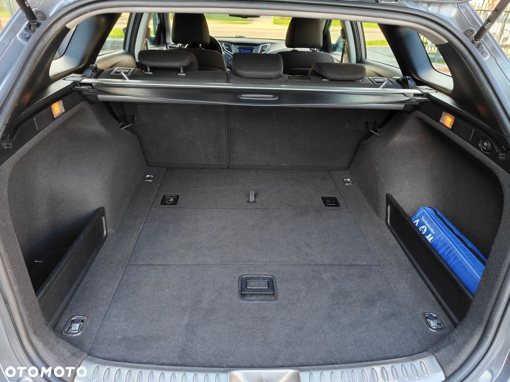 Hyundai i40 i40cw 1.7 CRDi Fifa World Cup Edition - 33