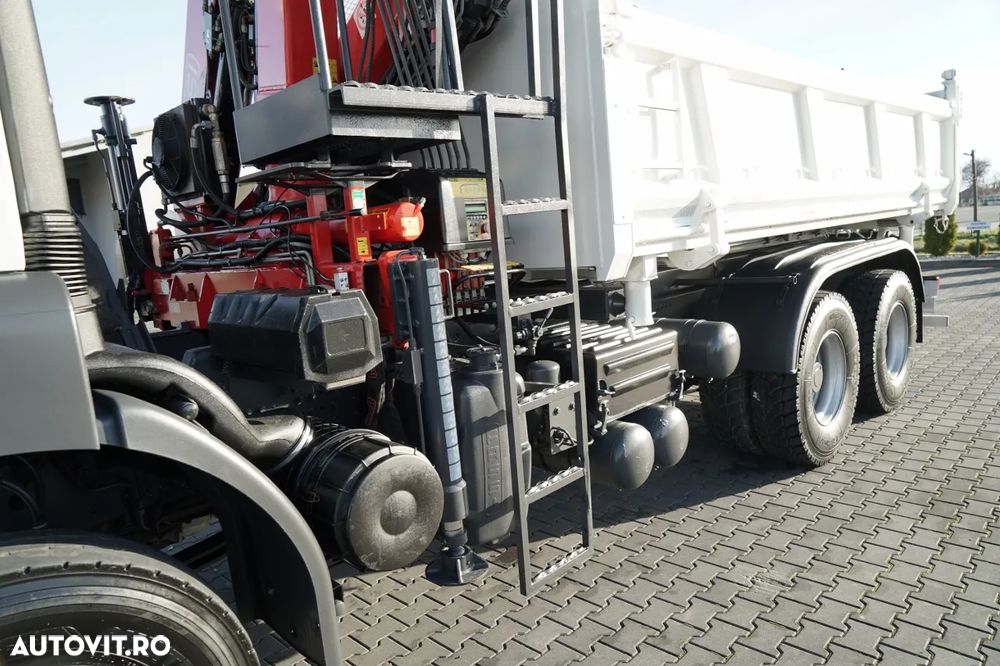 Renault KERAX 410 / 6x4 / BASCULĂ + HDS FASSI F150 / platformă hidroizolatoare / BORDMATIC / anvelope 100% / graifer - 14