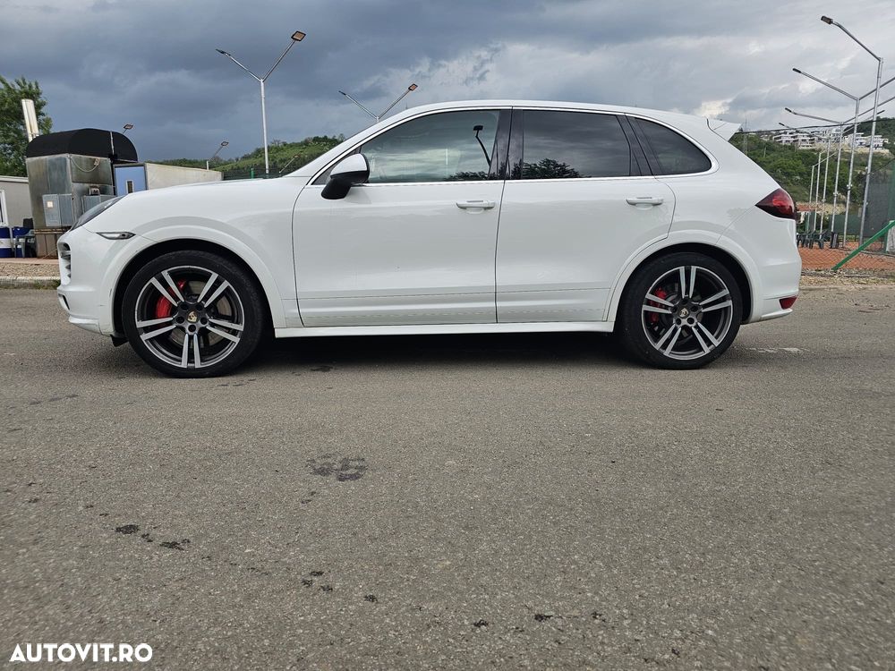 Porsche Cayenne Turbo V8 4.8L Aut. - 3