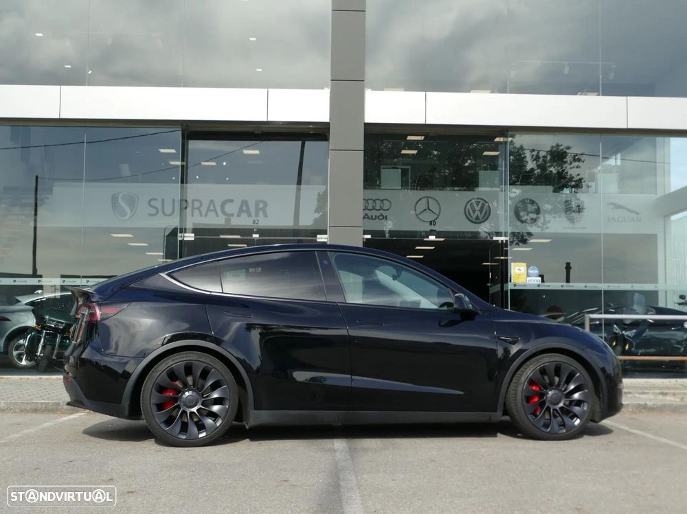 Tesla Model Y Performance Tração Integral - 18