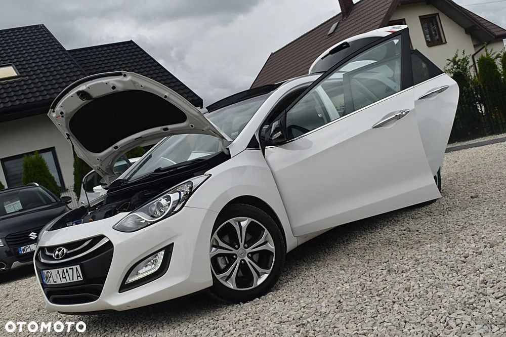 Hyundai i30 i30cw 1.6 CRDi Fifa World Cup Edition - 13