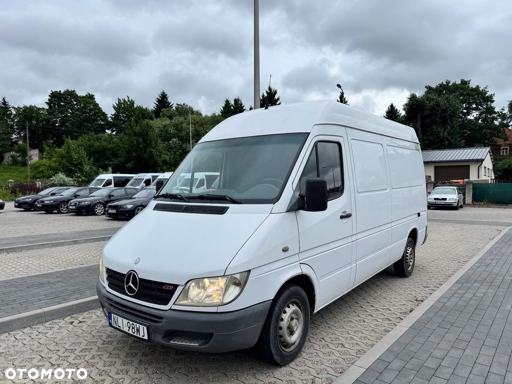 Mercedes-Benz Sprinter - 2