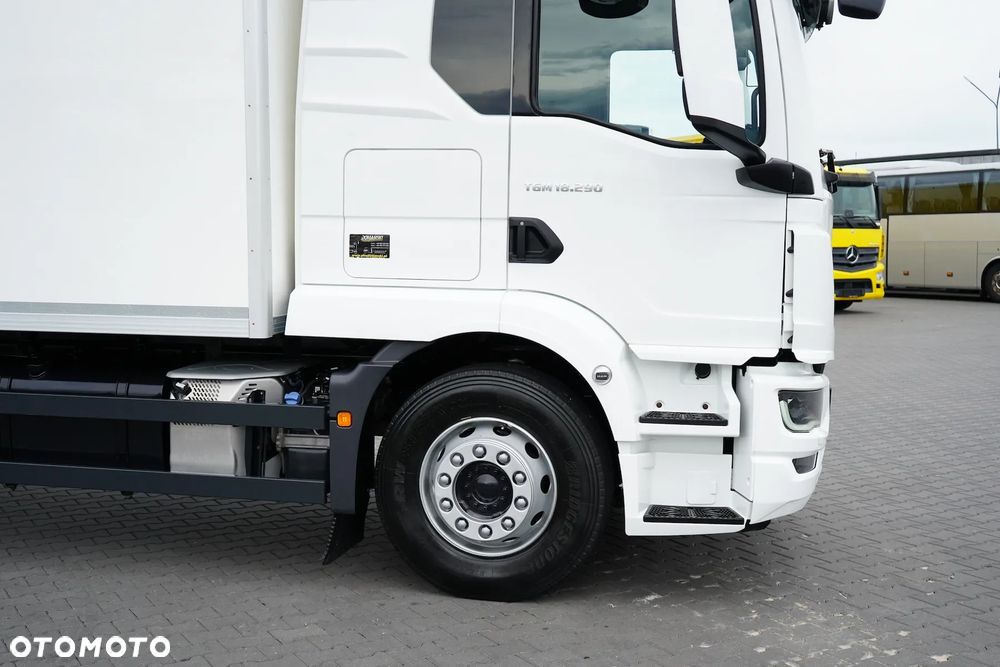 MAN TGM / 18.290 / ACC / EURO 6 / IZOTERMA + WINDA / 18 PALET / OTWIERANY BOK - 19