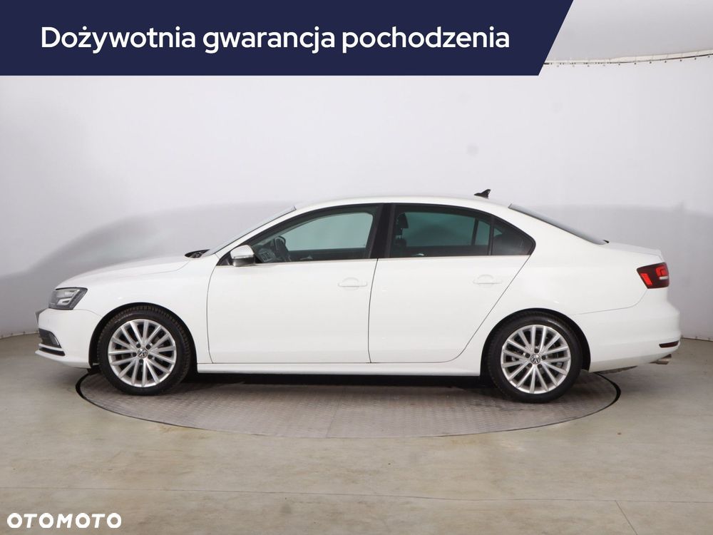 Volkswagen Jetta - 4