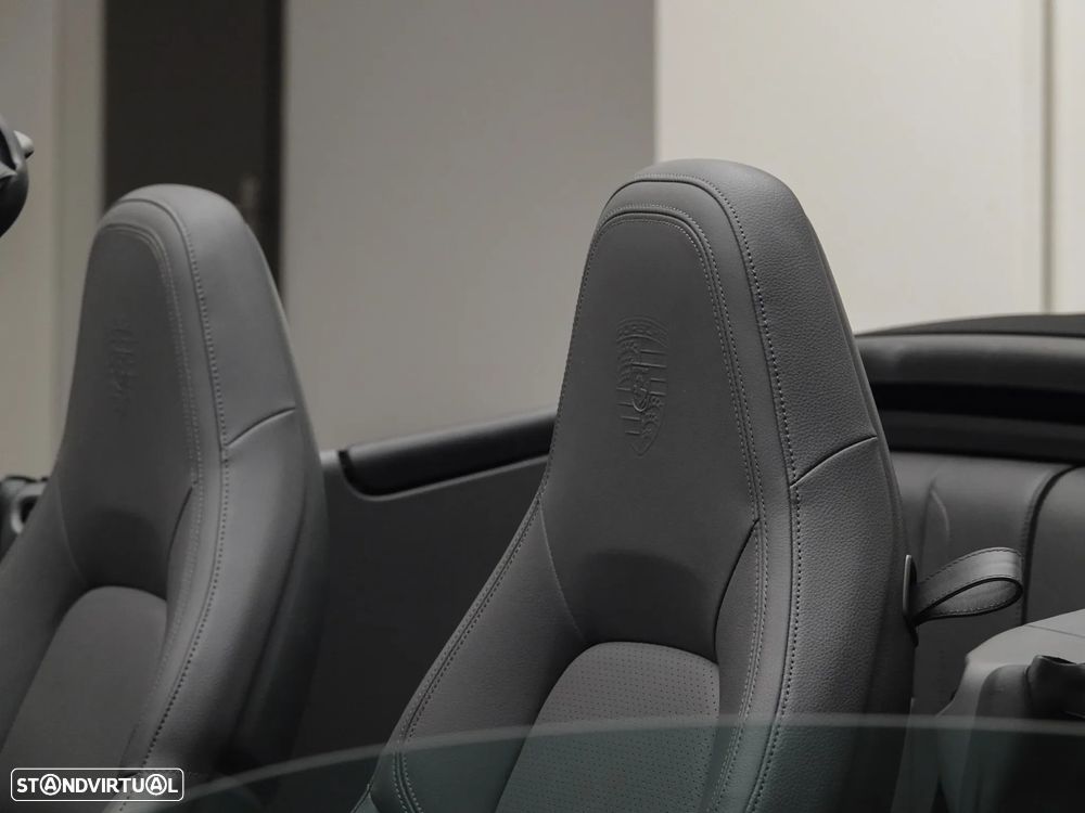 Porsche 911 (992) Carrera PDK - 30