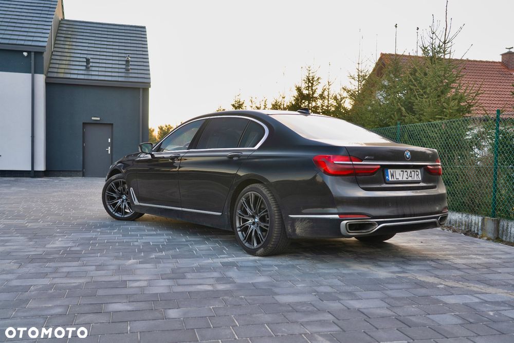 BMW Seria 7 750Li xDrive - 8
