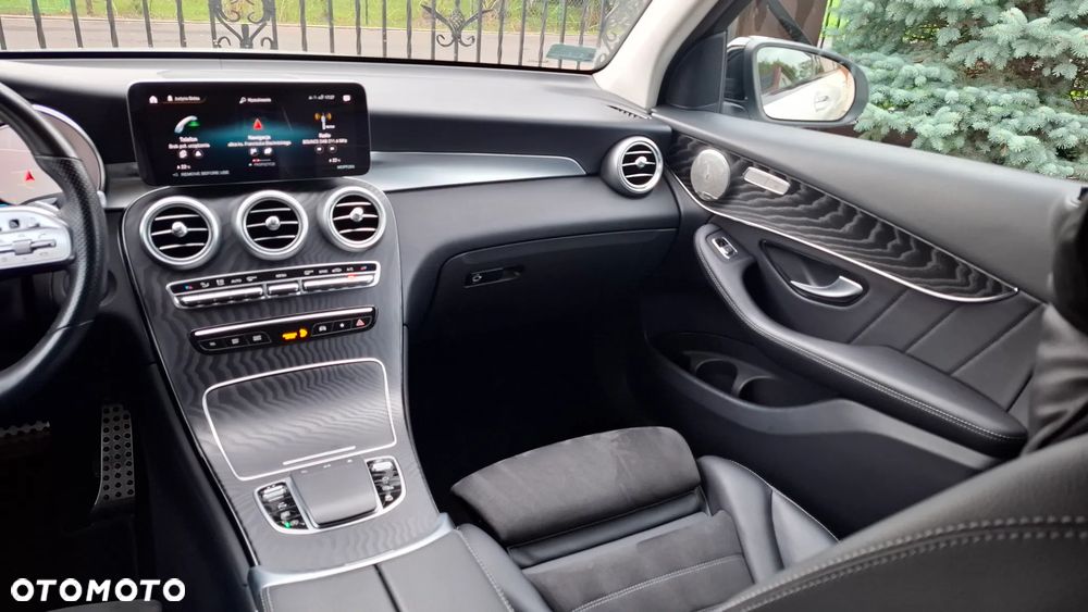 Mercedes-Benz GLC 200 d 4Matic 9G-TRONIC Exclusive - 34