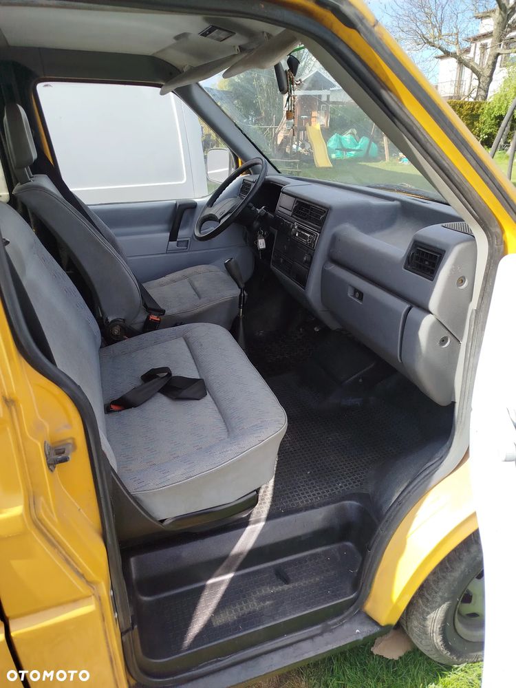 Volkswagen Transporter - 4