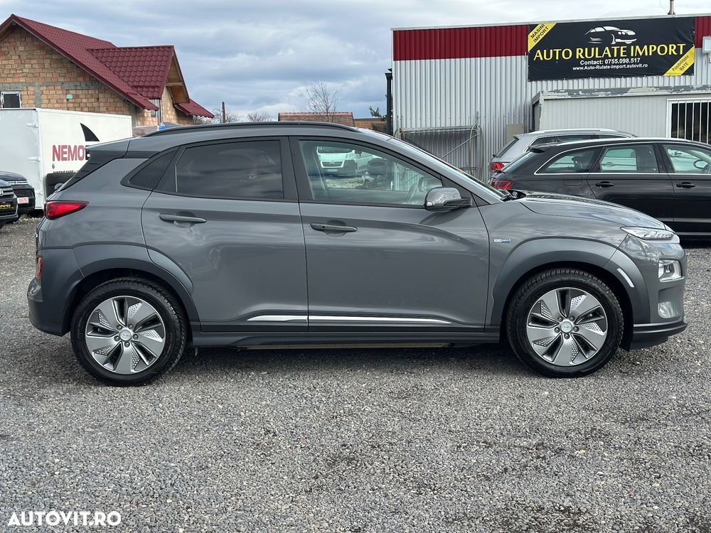 Hyundai KONA EV Premium - 11