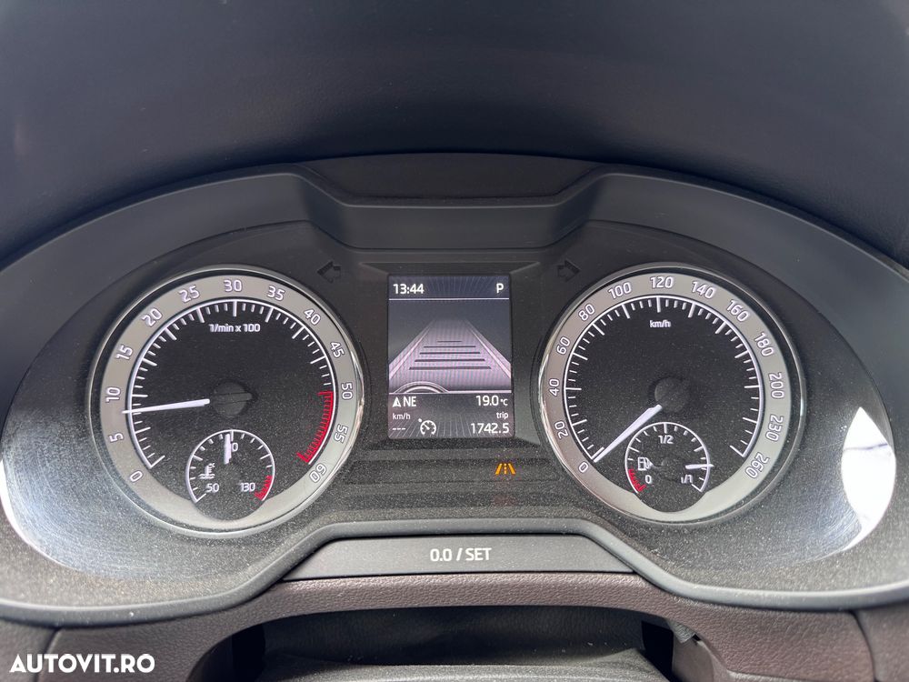 Skoda Octavia 2.0 TDI 4x4 DSG Laurin & Klement - 4