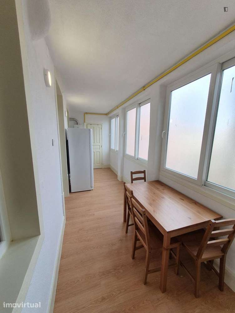 Quarto - localizado em Alameda Lisbon - Grande imagem: 3/12