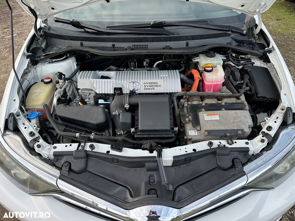 Toyota Auris 1.8 L VVT-i Hybrid Sol + - 6