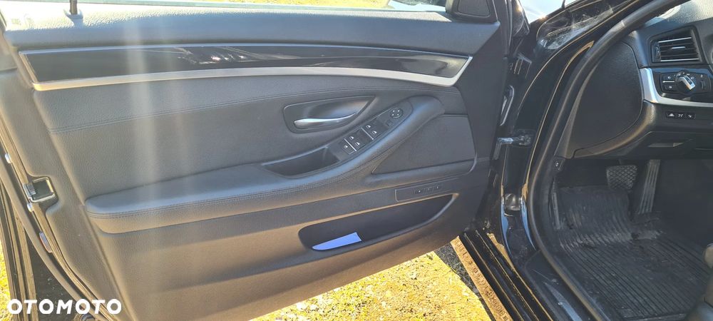 BMW Seria 5 520d xDrive Luxury Line - 15