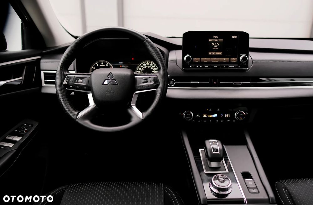 Mitsubishi Outlander - 22