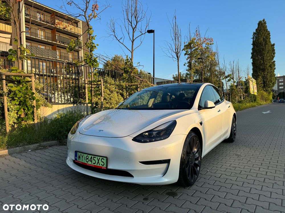 Tesla Model 3 - 1