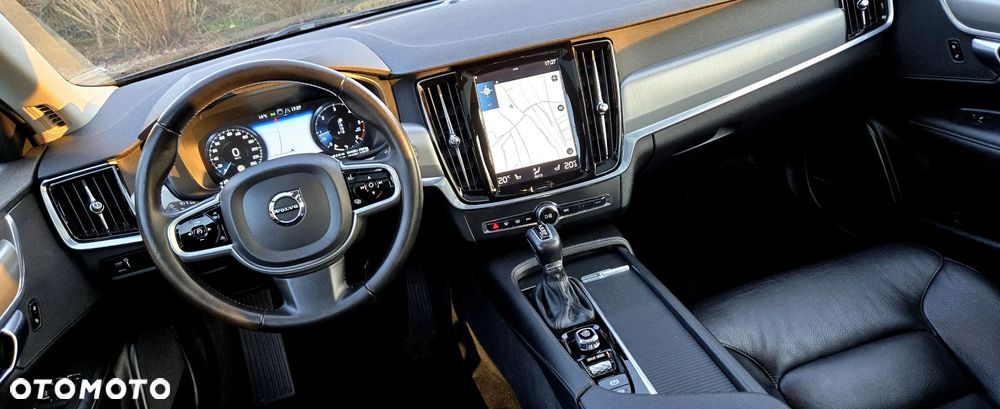Volvo V90 D4 Geartronic Momentum Pro - 21