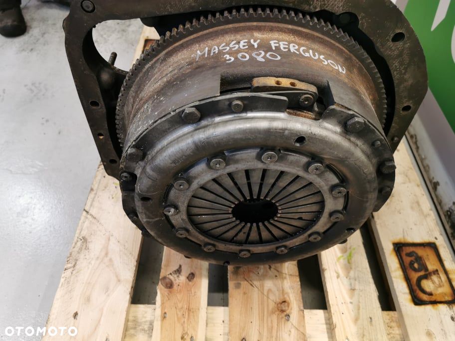 Docisk sprzęgła Massey Ferguson 3070 - 3