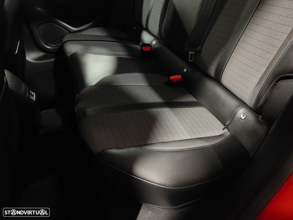 Peugeot 208 1.2 PureTech Allure EAT8 - 39