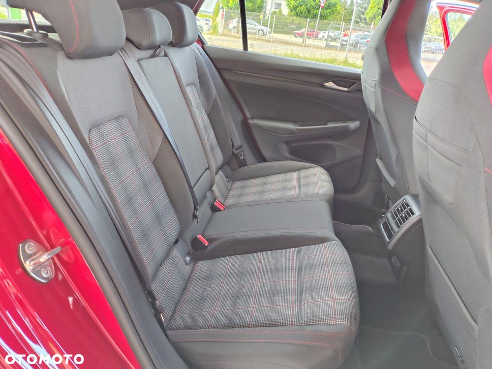 Volkswagen Golf - 23