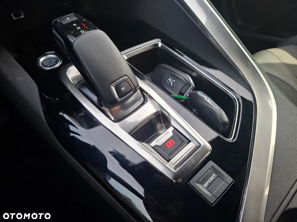 Peugeot 5008 1.5 BlueHDi Active S&S EAT8 - 22