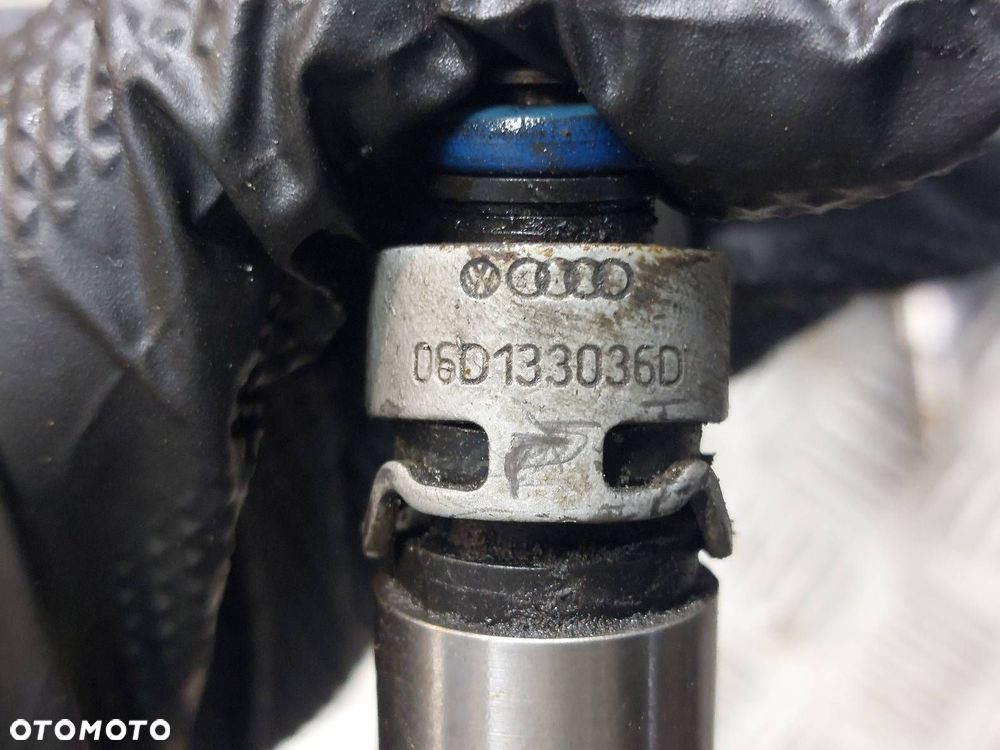 LISTWA WTRYSKOWA AUDI A4 B6 2.0 16V AWA 06D133317F 06D133036D - 4