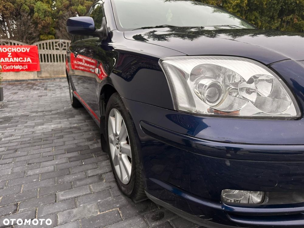 Toyota Avensis - 8