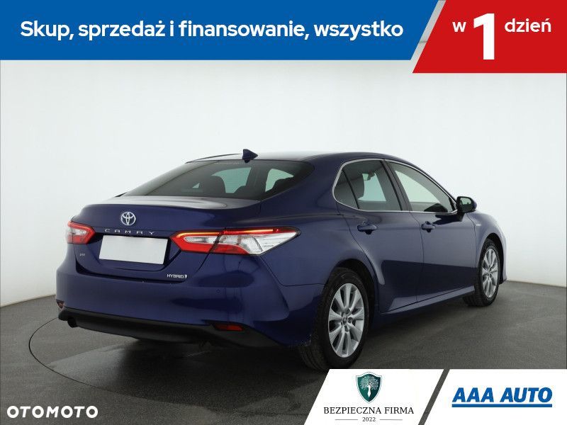 Toyota Camry - 7