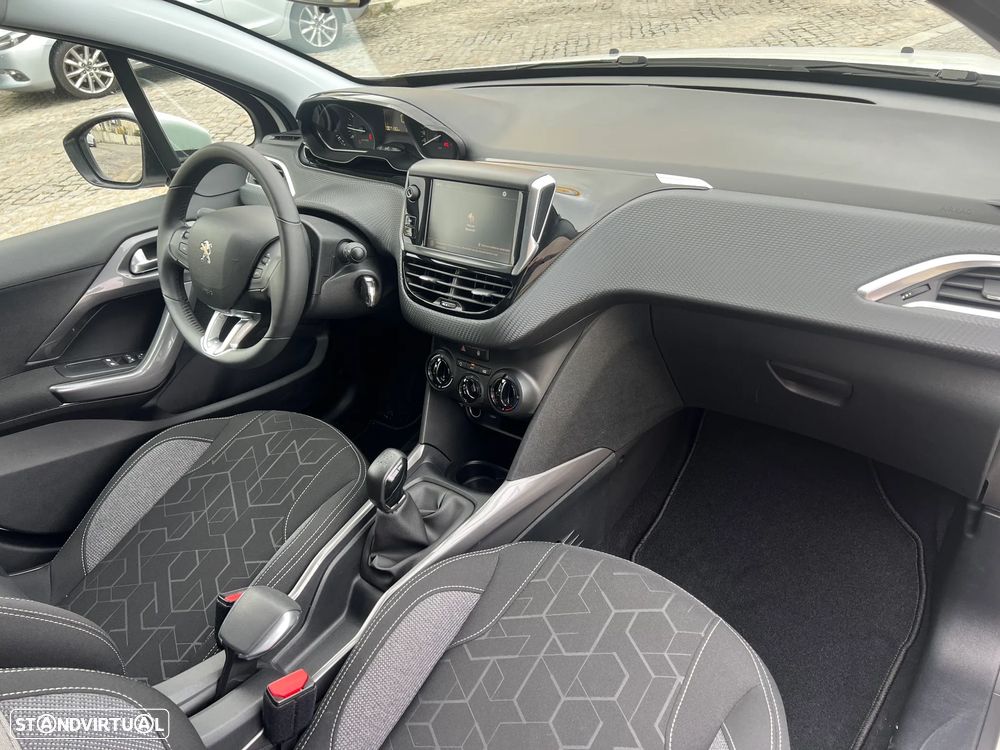 Peugeot 2008 1.2 VTi Active - 12