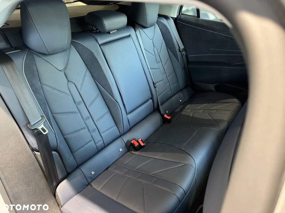 DS Automobiles N°8 - 32