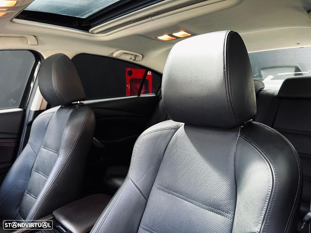 Mazda 6 M6 2.2 SKY-D Excellence Navi - 39