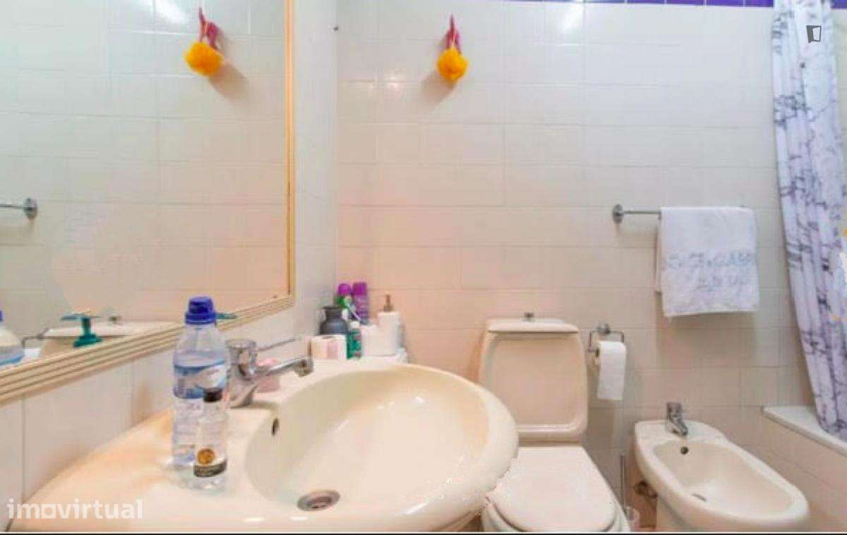Quarto - localizado em Carcavelos Lisbon - Grande imagem: 3/12