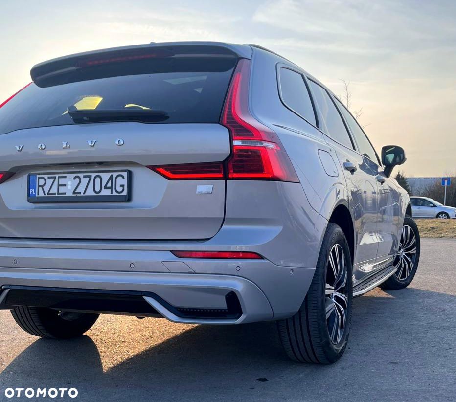 Volvo XC 60 T6 Plug-In Hybrid AWD Plus Black Edition - 11