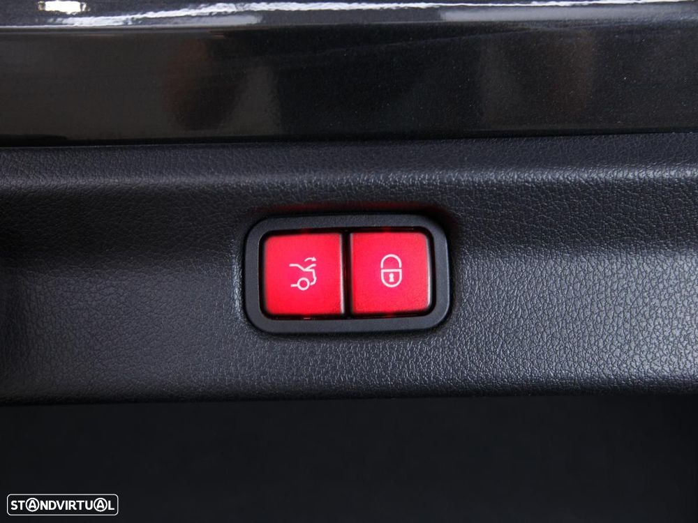 Mercedes-Benz EQE 350 Electric Art - 12