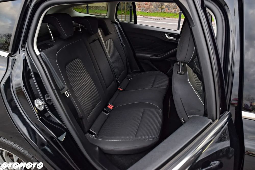 Ford Focus 1.5 EcoBoost Titanium X - 26