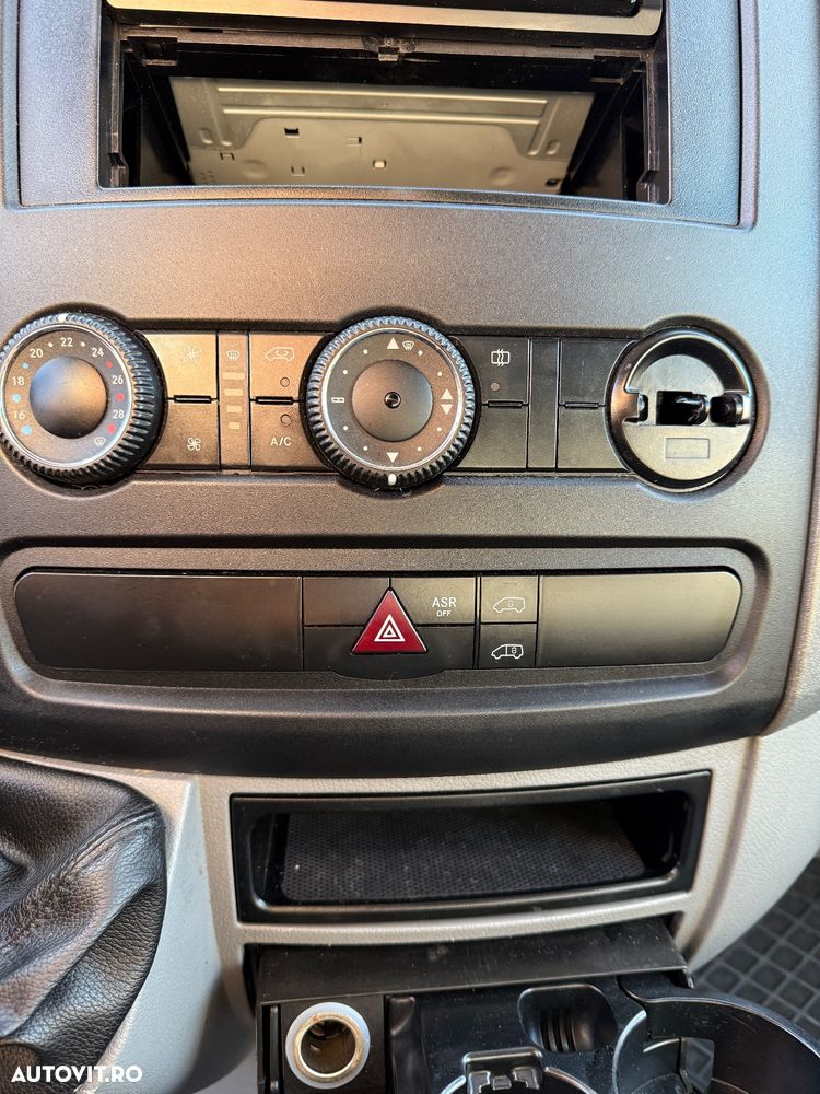 Mercedes-Benz Sprinter - 11