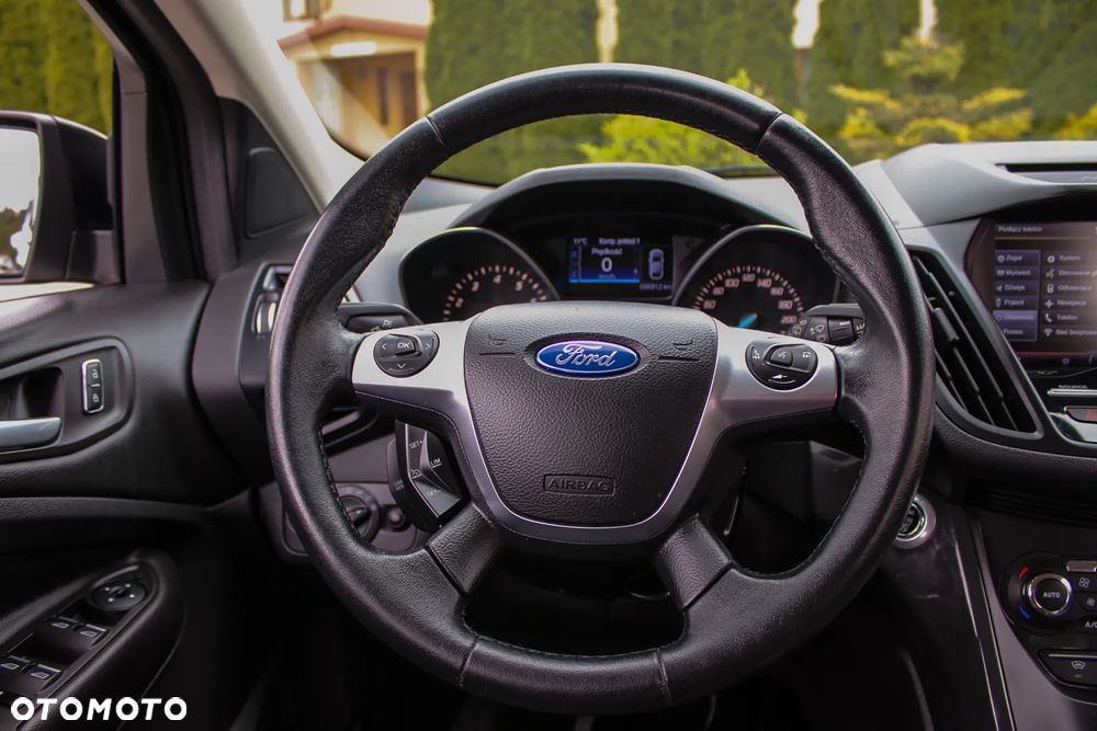 Ford Kuga 1.5 EcoBoost 2x4 Titanium - 36