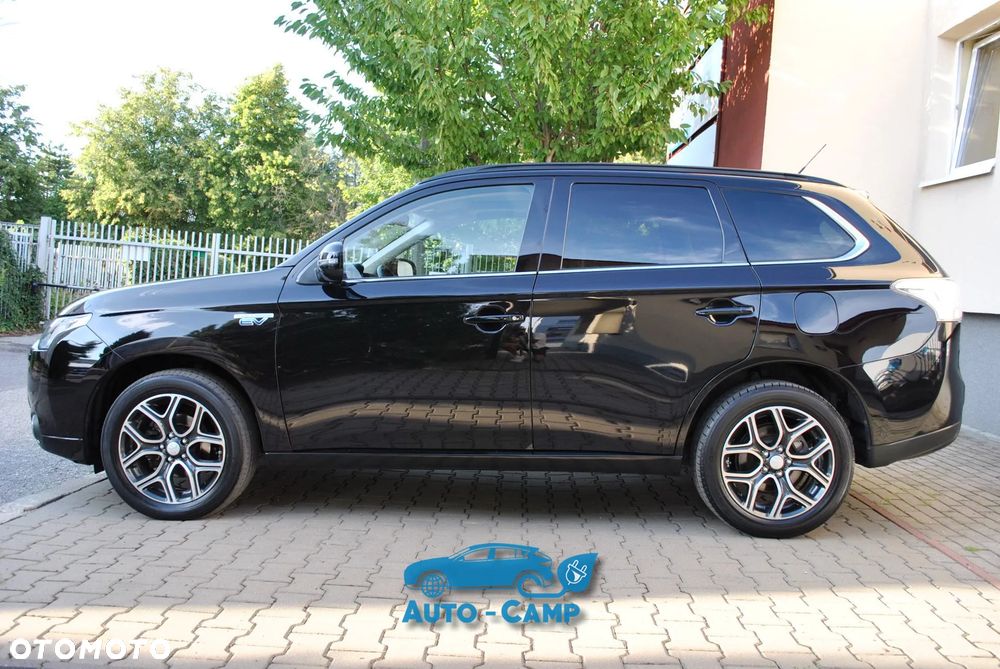 Mitsubishi Outlander Instyle NAVI + - 11