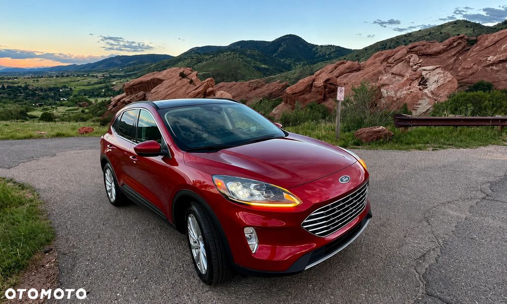 Ford Escape 2.0 EcoBoost AWD Titanium - 4
