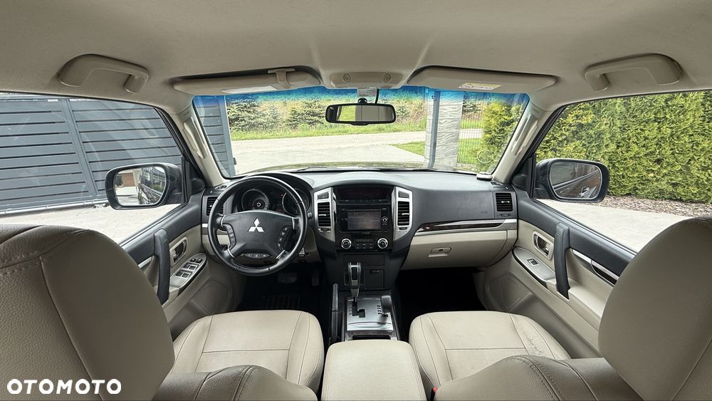 Mitsubishi Pajero - 5
