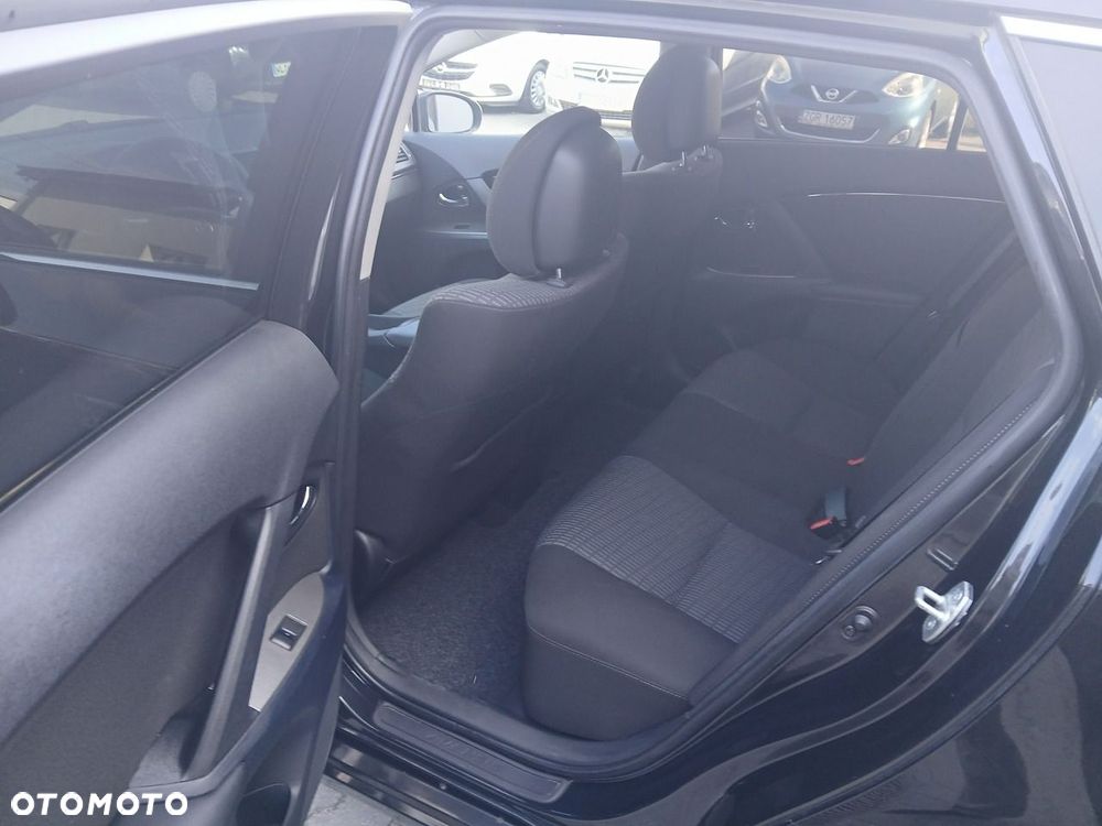 Toyota Avensis 2.2 D-4D Style - 14