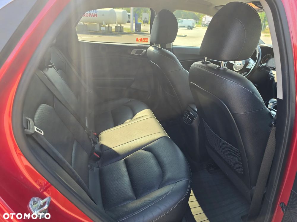 Kia XCeed 1.6 CRDi mHEV L DCT - 26