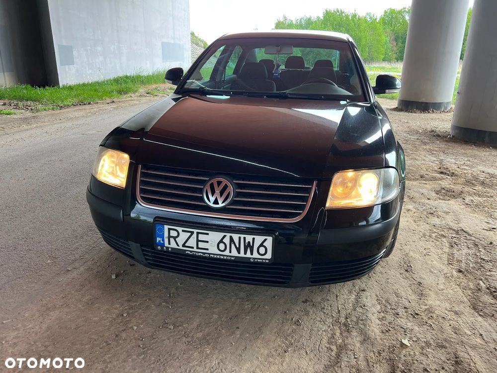 Volkswagen Passat 1.9 TDI Highline - 16