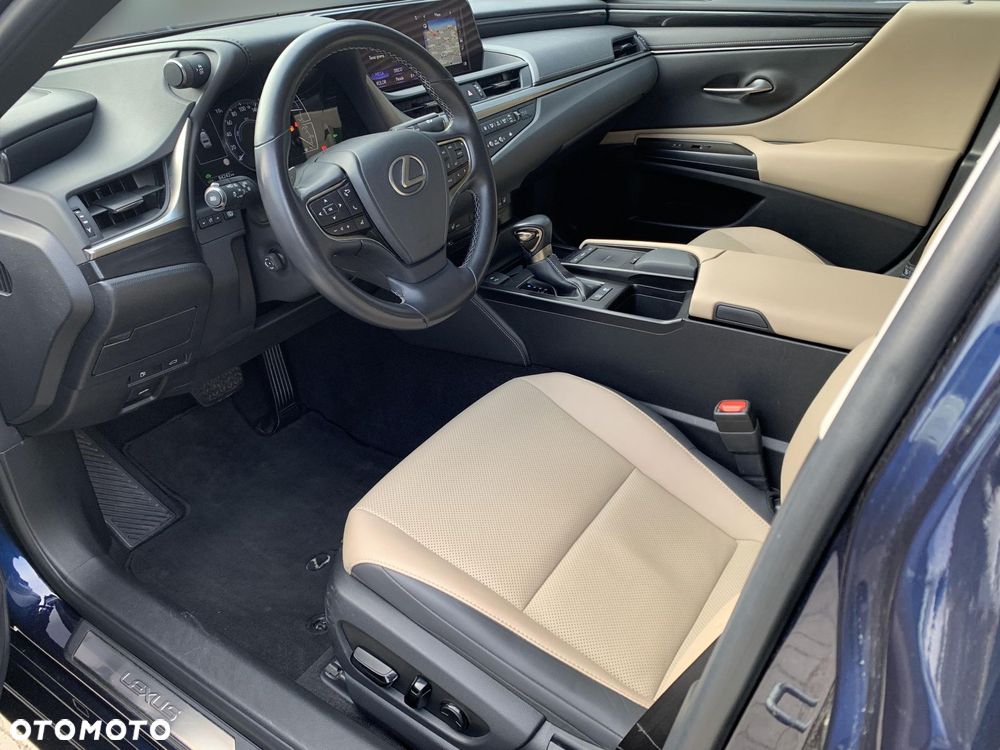Lexus ES - 11